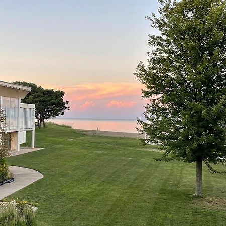 Illinois Beach Hotel Zion Экстерьер фото
